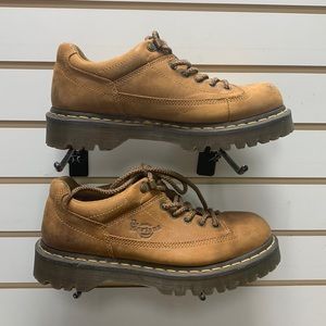 Doc Martens Mens size 8 leather low top w/rubber sole